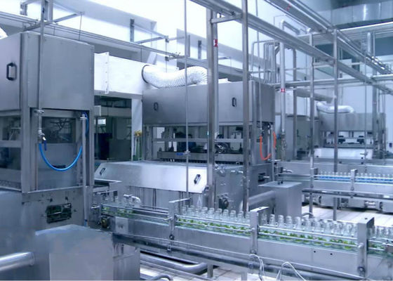 Porcellana Linea di produzione lattiera della bottiglia di vetro, tempo di impiego lungo dell'attrezzatura di impianto di produzione del latte fornitore